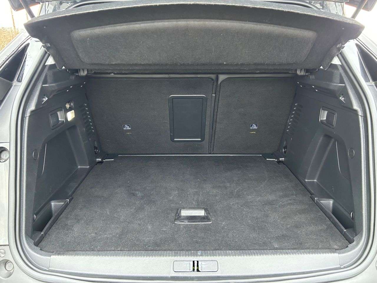 2017 PEUGEOT 3008 2017 PEUGEOT 3008