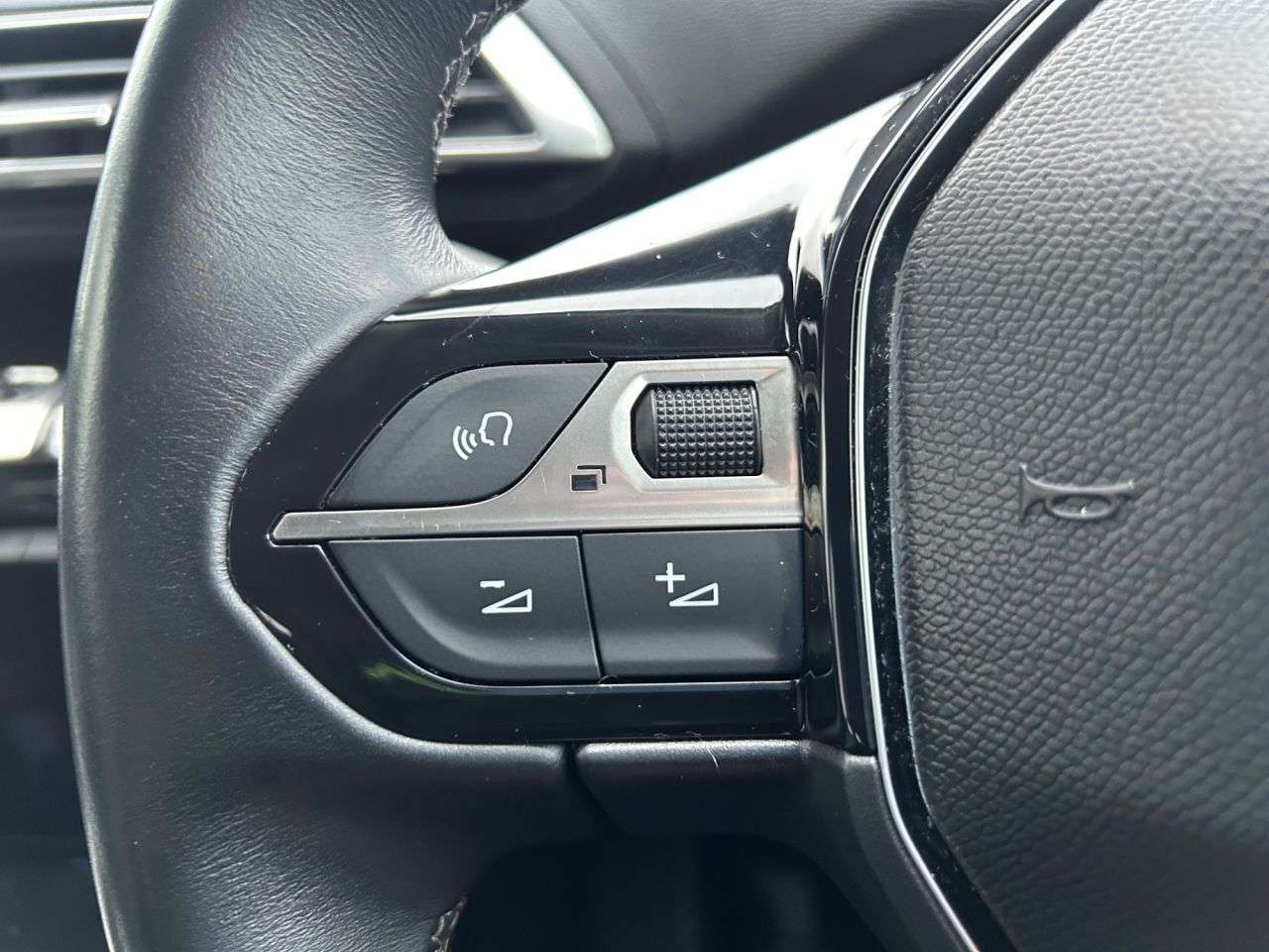 2017 PEUGEOT 3008 2017 PEUGEOT 3008