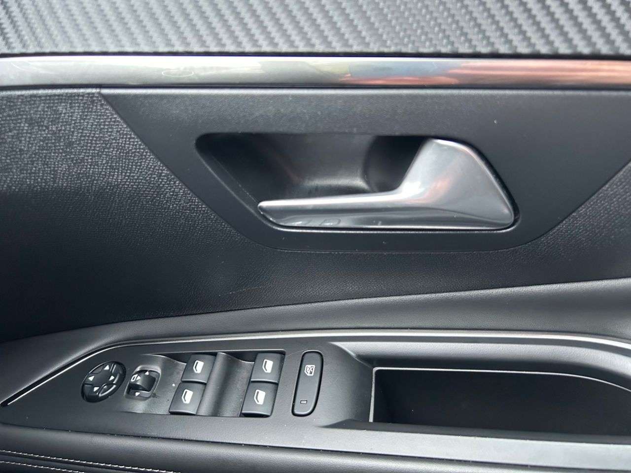 2017 PEUGEOT 3008 2017 PEUGEOT 3008