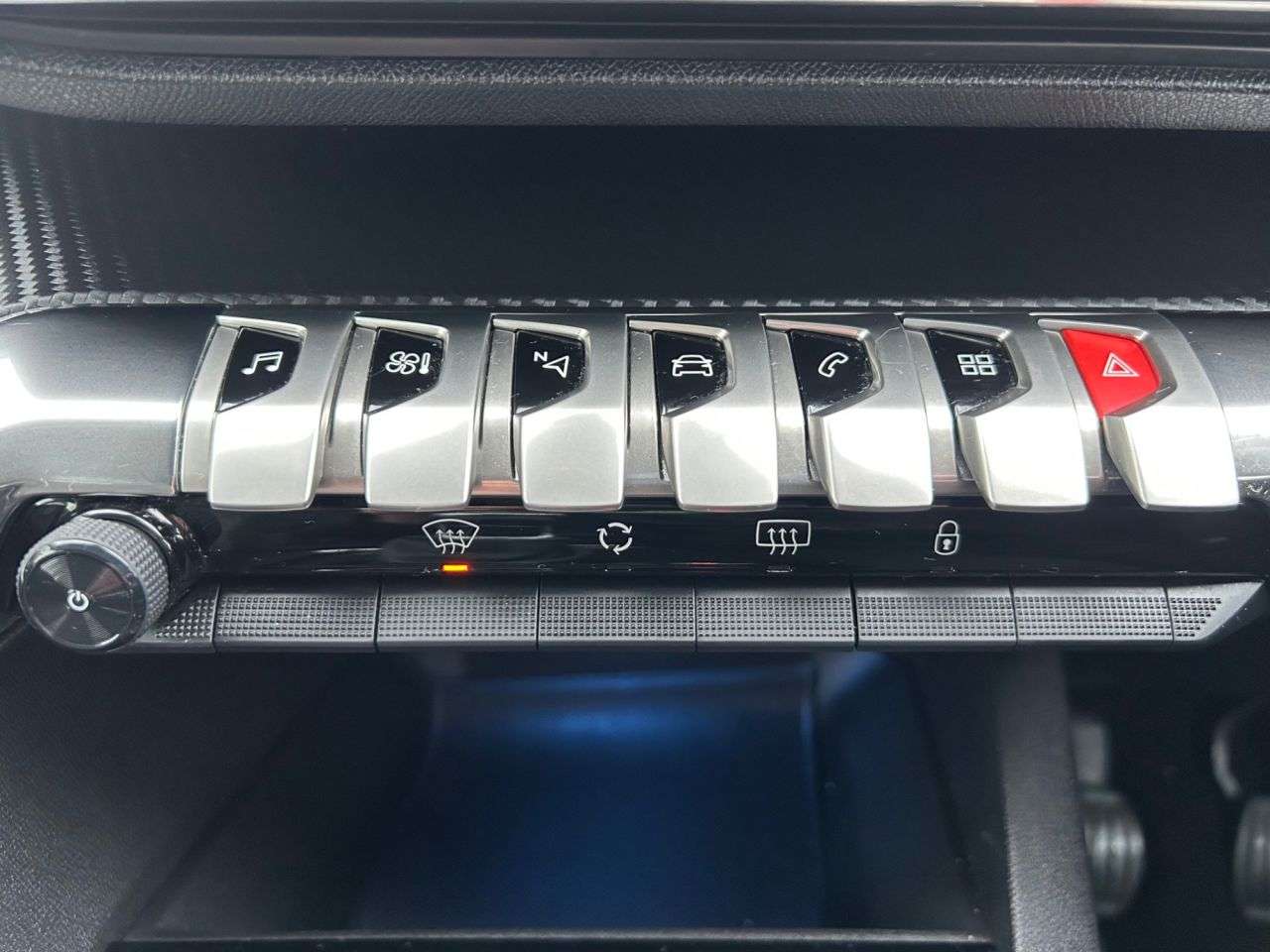 2017 PEUGEOT 3008 2017 PEUGEOT 3008