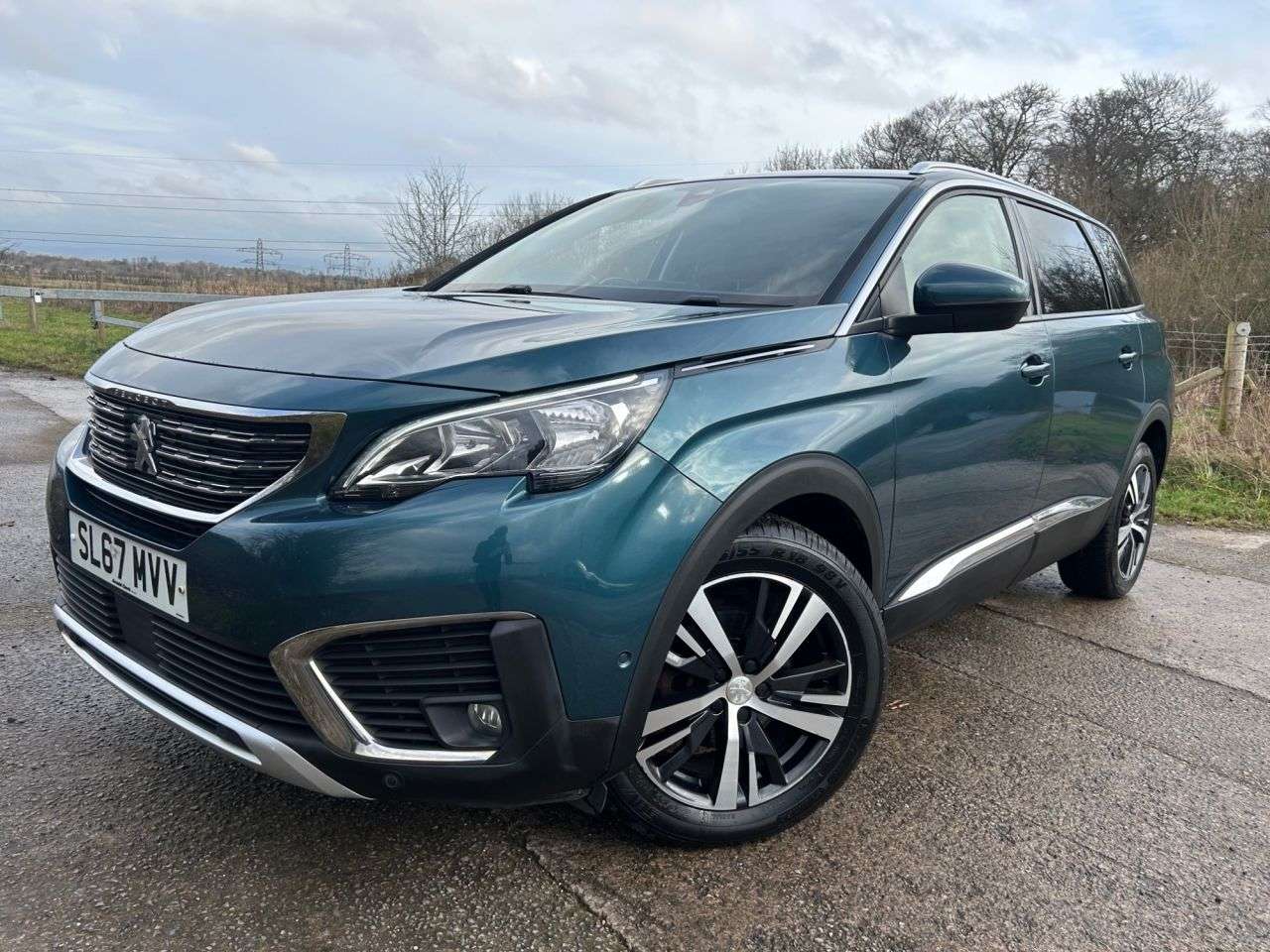 A 2017 PEUGEOT 5008 1.2 PureTech Allure SUV 5dr Petrol Manual Euro 6 (s/s) (130 ps) A 2017 PEUGEOT 5008 1.2 PureTech Allure SUV 5dr Petrol Manual Euro 6 (s/s) (130 ps)