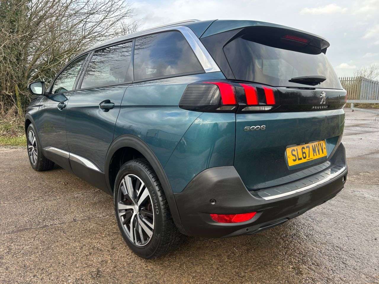 2017 PEUGEOT 5008 2017 PEUGEOT 5008