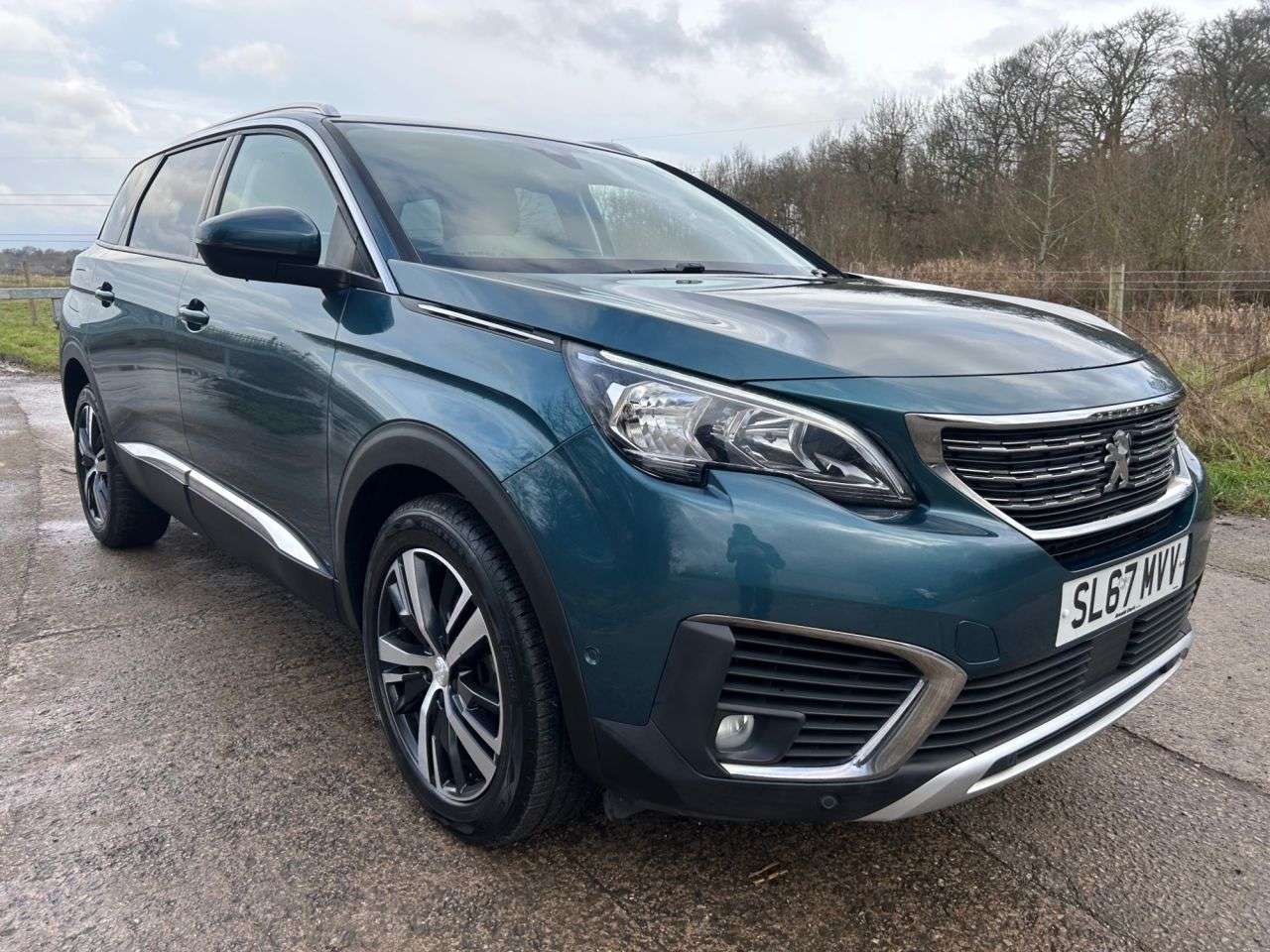 2017 PEUGEOT 5008 2017 PEUGEOT 5008