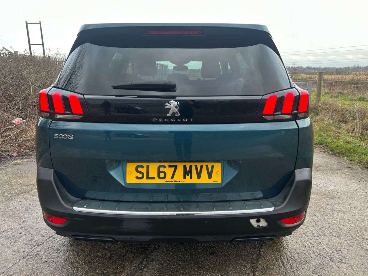 2017 PEUGEOT 5008 2017 PEUGEOT 5008