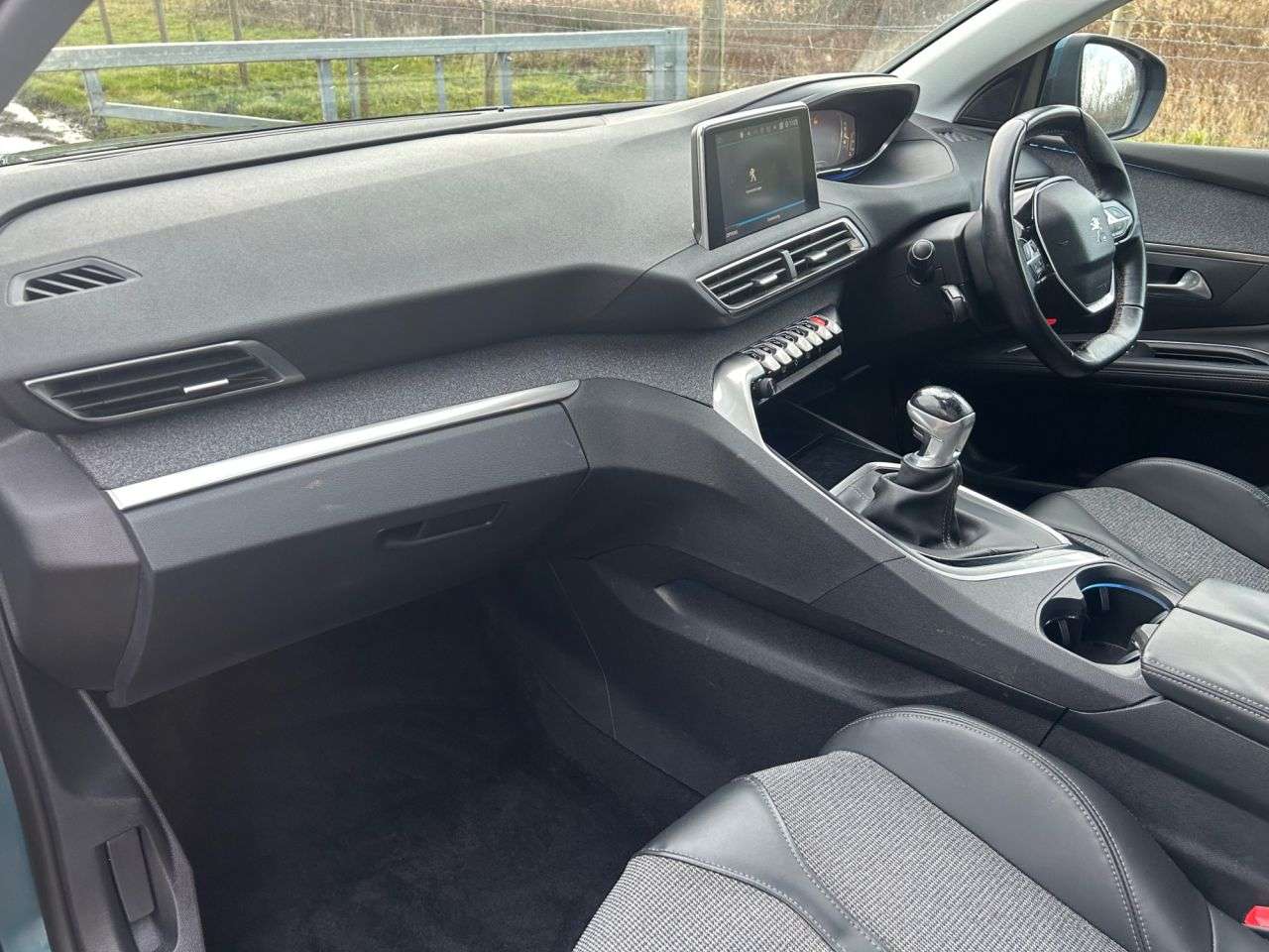 2017 PEUGEOT 5008 2017 PEUGEOT 5008