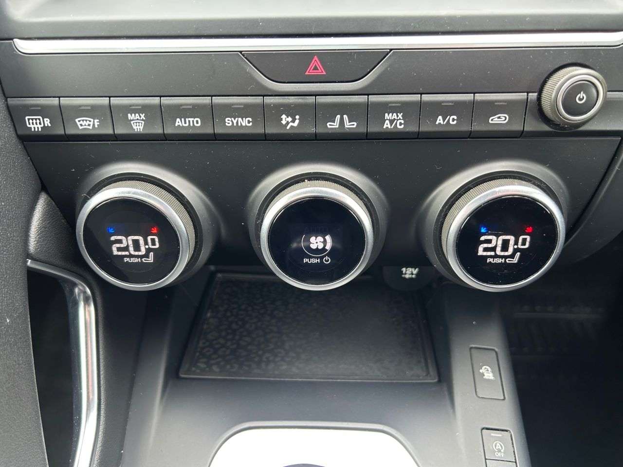 2020 JAGUAR E-PACE 2020 JAGUAR E-PACE