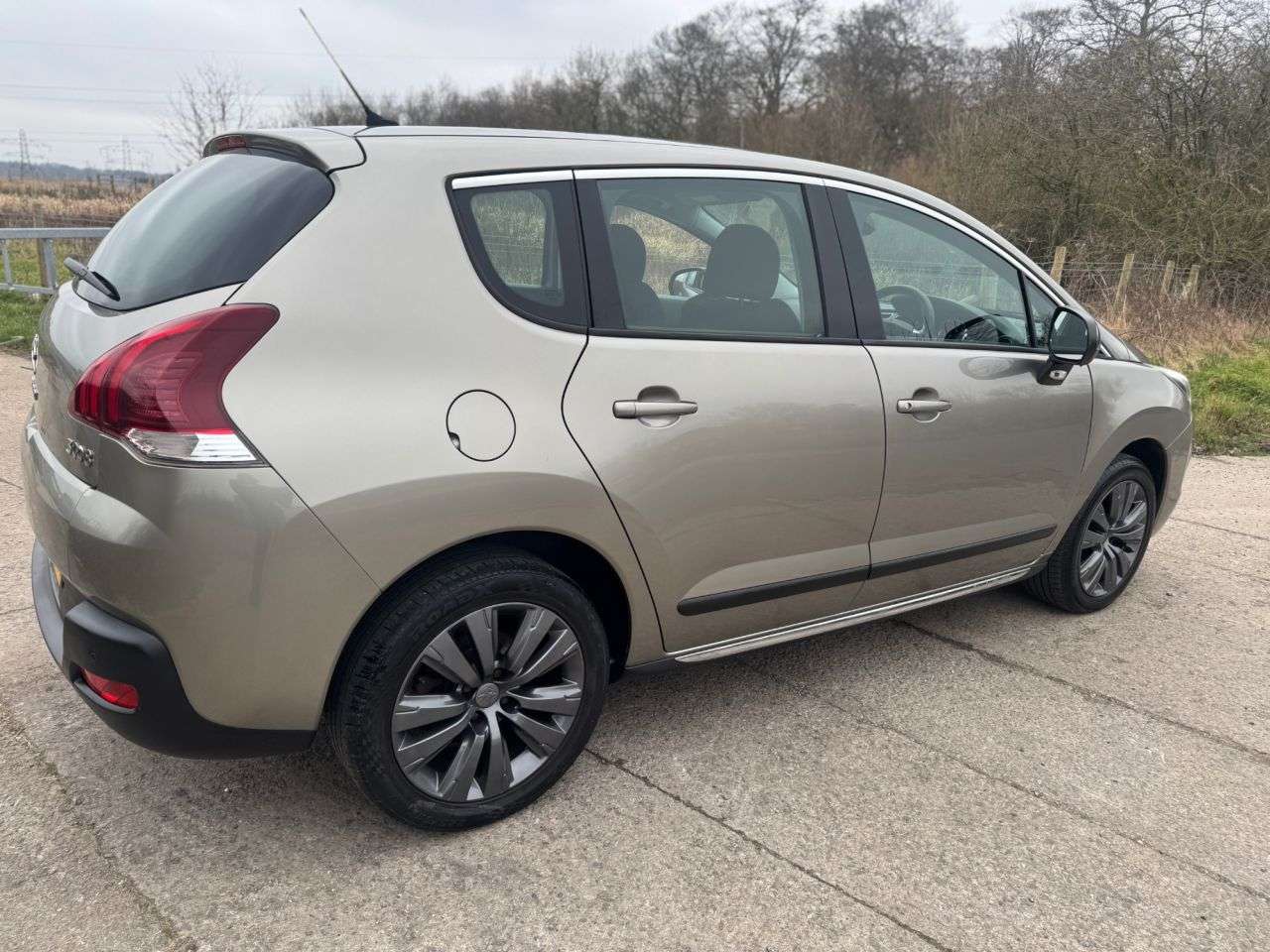 2015 PEUGEOT 3008 2015 PEUGEOT 3008