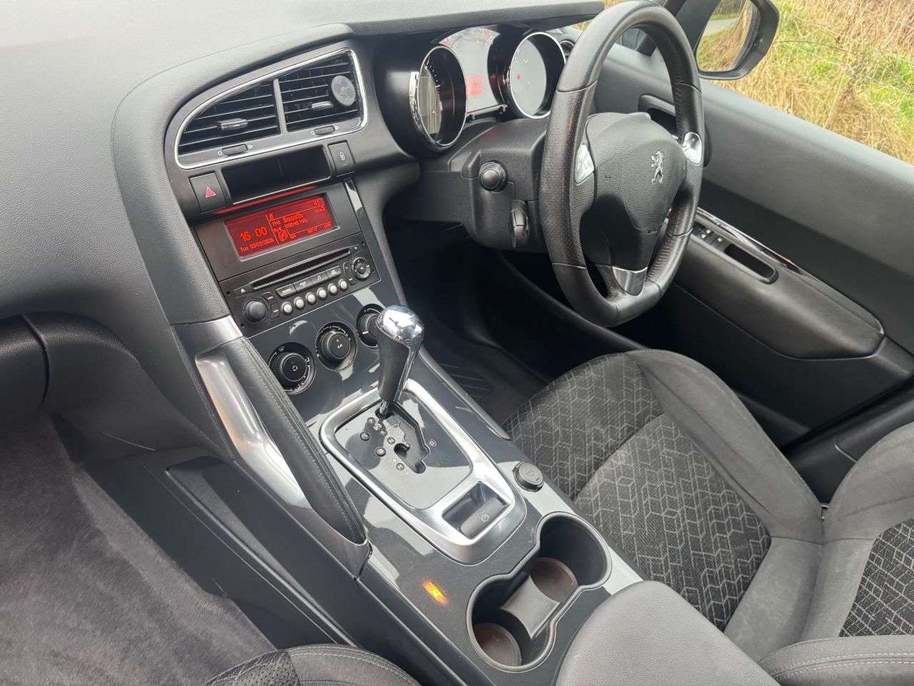 2015 PEUGEOT 3008 2015 PEUGEOT 3008