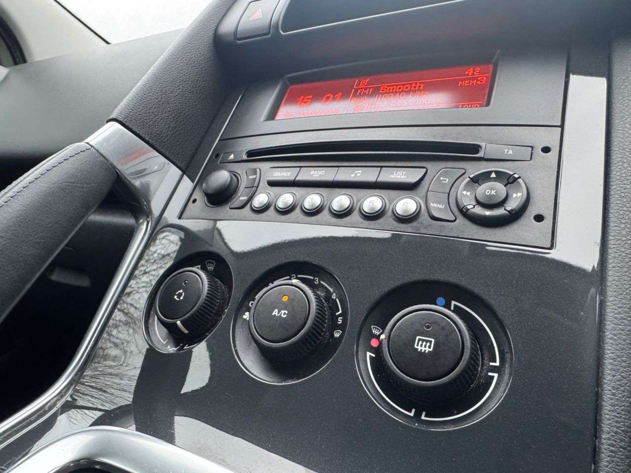 2015 PEUGEOT 3008 2015 PEUGEOT 3008