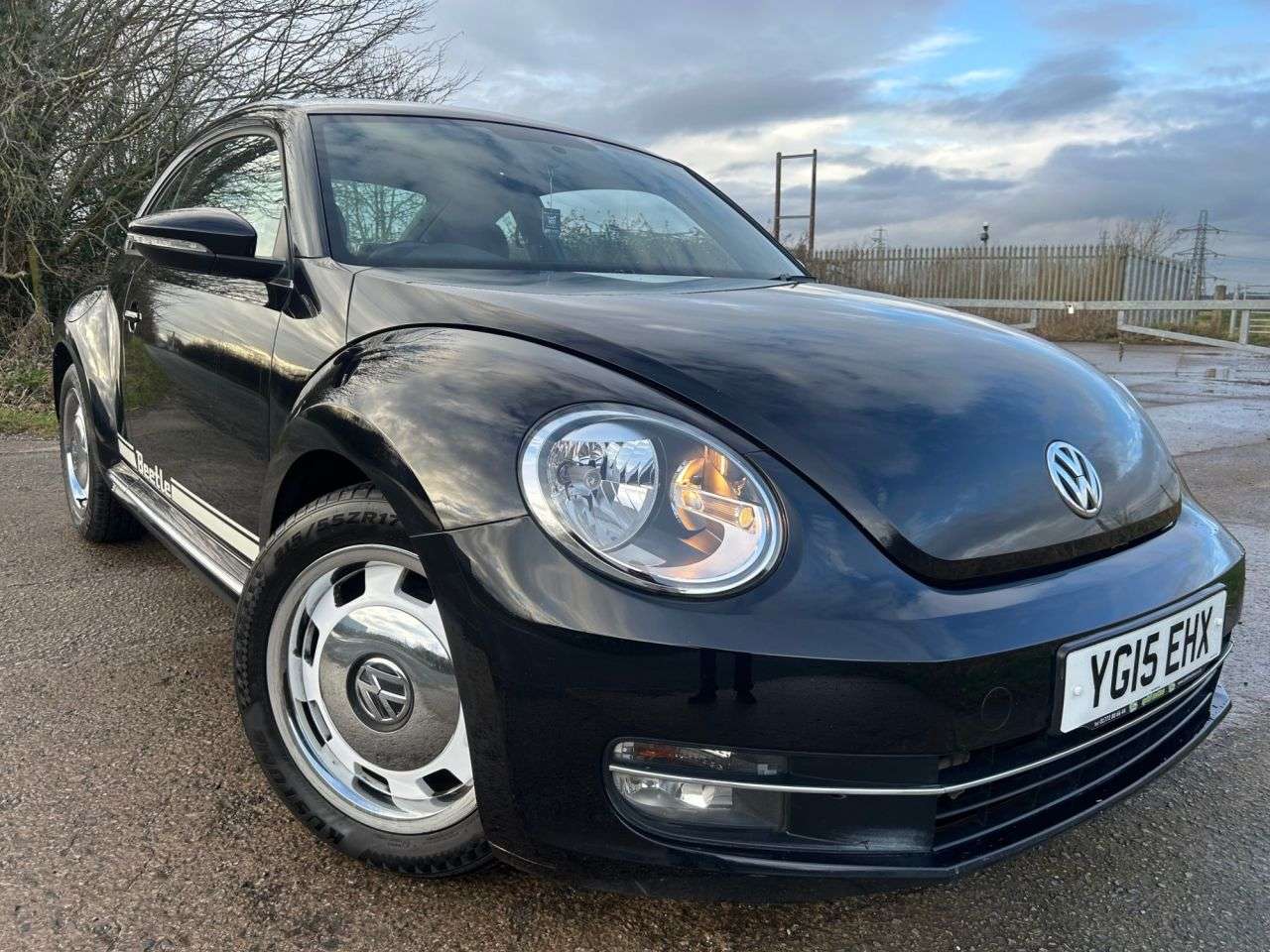 A 2015 VOLKSWAGEN BEETLE 1.6 TDI BlueMotion Tech Design Hatchback 3dr Diesel Manual Euro 5 (s/s) (10 A 2015 VOLKSWAGEN BEETLE 1.6 TDI BlueMotion Tech Design Hatchback 3dr Diesel Manual Euro 5 (s/s) (10