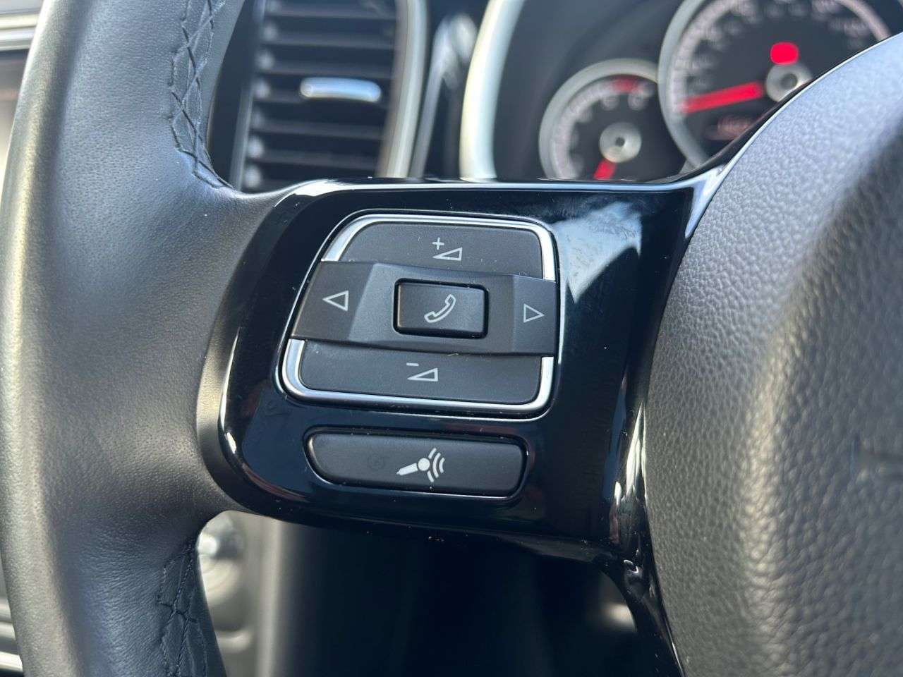 2015 VOLKSWAGEN BEETLE 2015 VOLKSWAGEN BEETLE