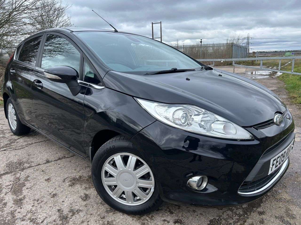 A 2009 FORD FIESTA 1.6 Titanium Hatchback 5dr Petrol Manual (139 g/km, 118 bhp) JUST BEEN SERV A 2009 FORD FIESTA 1.6 Titanium Hatchback 5dr Petrol Manual (139 g/km, 118 bhp) JUST BEEN SERV