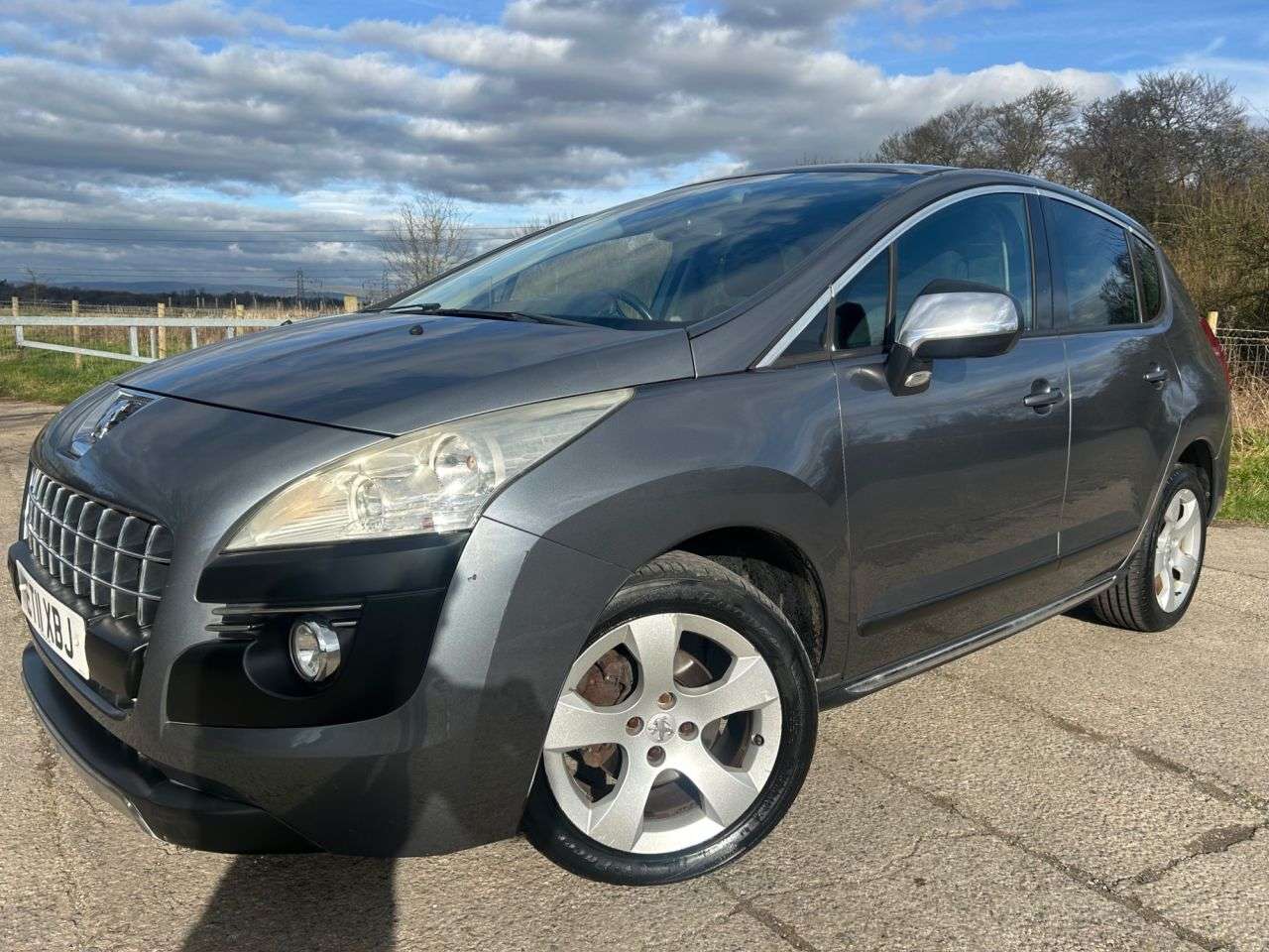 A 2011 PEUGEOT 3008 1.6 e-HDi Exclusive SUV 5dr Diesel EGC Euro 5 (s/s) (112 ps) A 2011 PEUGEOT 3008 1.6 e-HDi Exclusive SUV 5dr Diesel EGC Euro 5 (s/s) (112 ps)