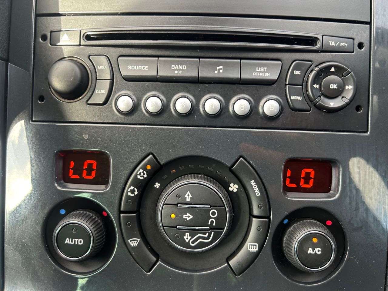 2011 PEUGEOT 3008 2011 PEUGEOT 3008