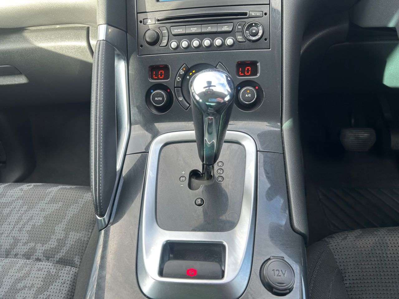 2011 PEUGEOT 3008 2011 PEUGEOT 3008