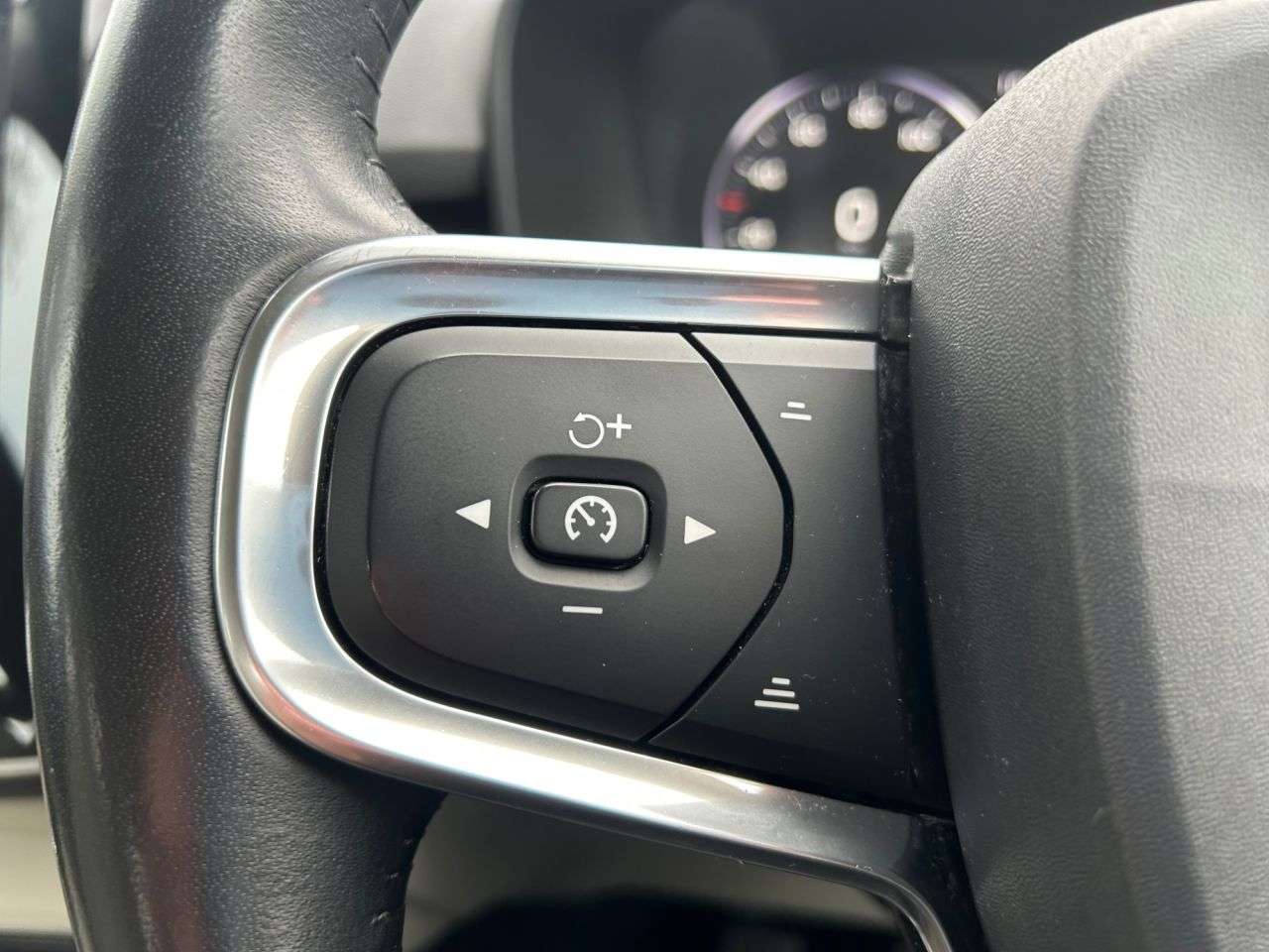 2019 VOLVO XC40 2019 VOLVO XC40