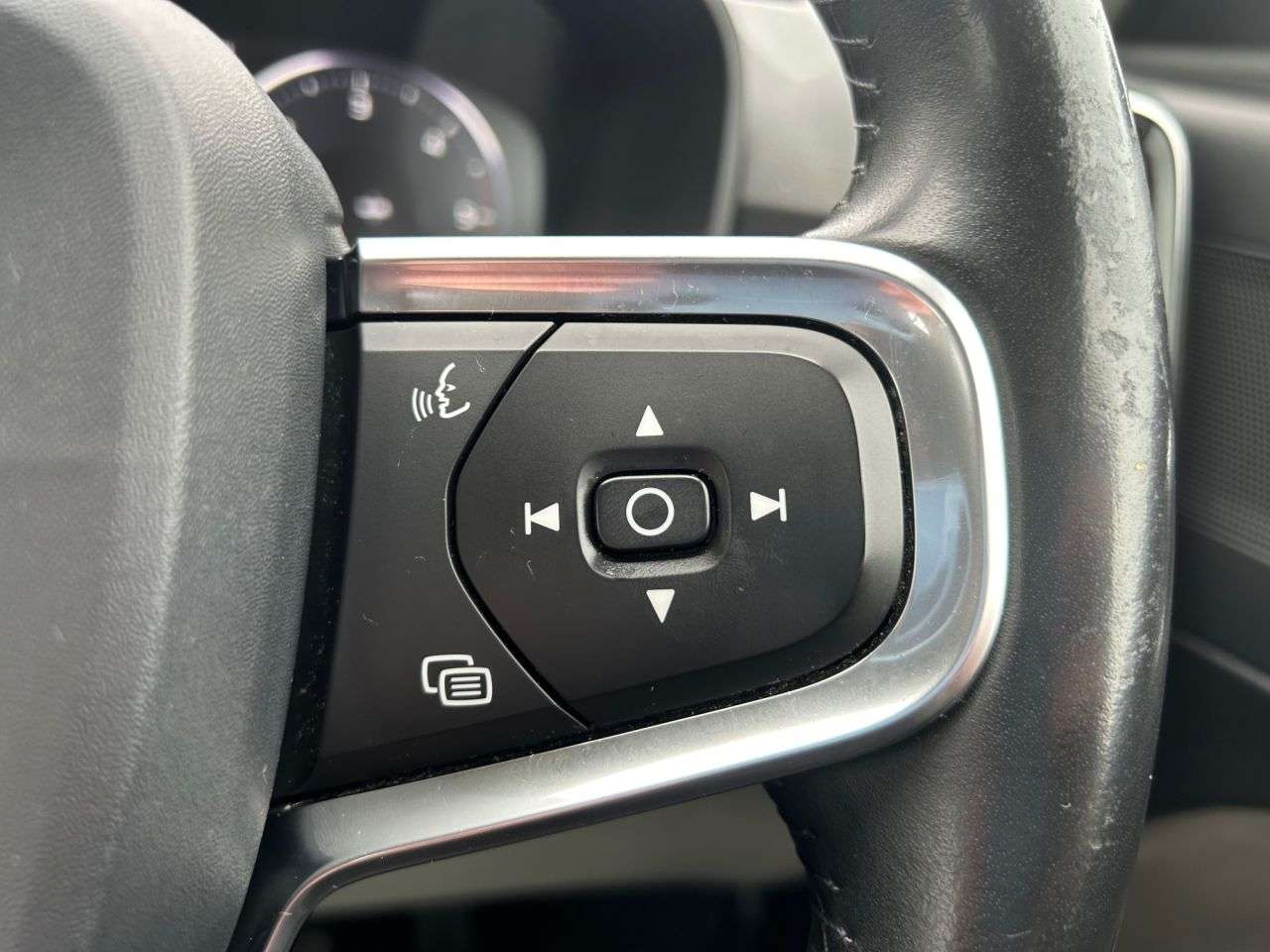 2019 VOLVO XC40 2019 VOLVO XC40