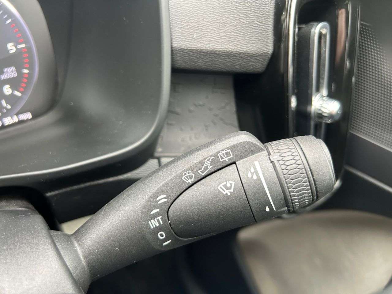 2019 VOLVO XC40 2019 VOLVO XC40