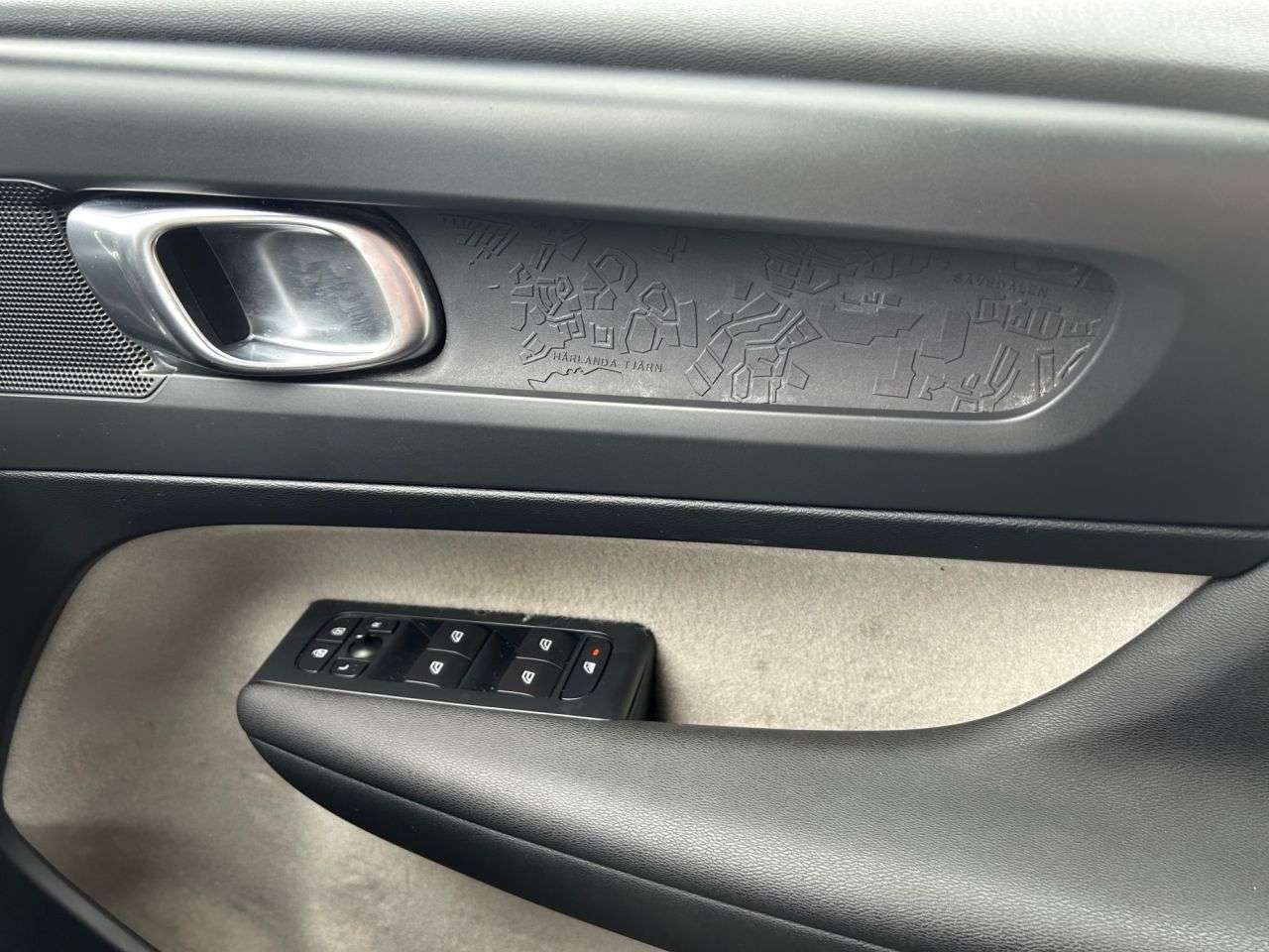 2019 VOLVO XC40 2019 VOLVO XC40