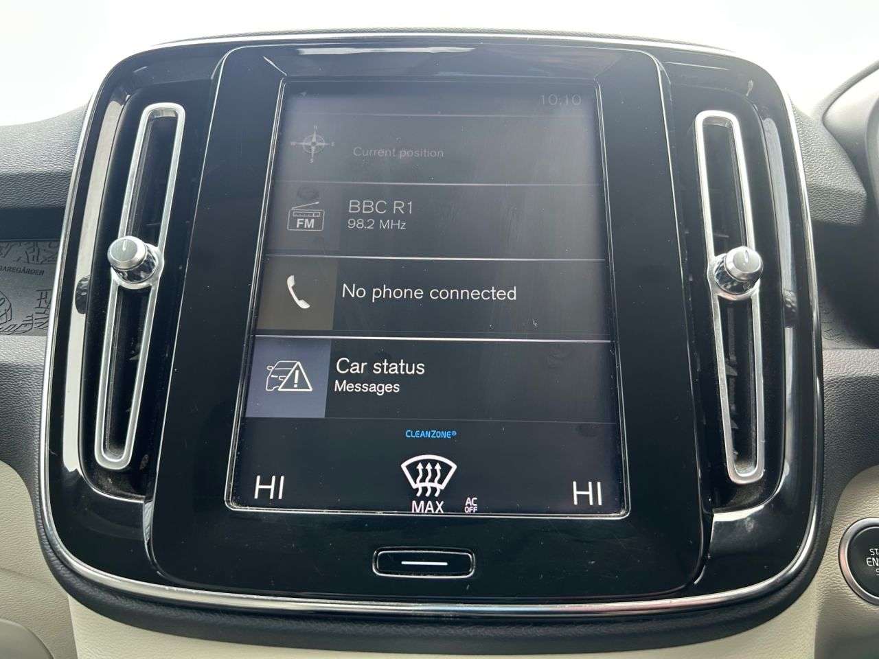 2019 VOLVO XC40 2019 VOLVO XC40