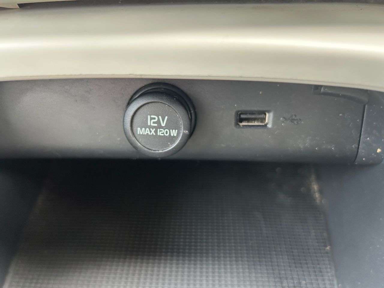 2019 VOLVO XC40 2019 VOLVO XC40