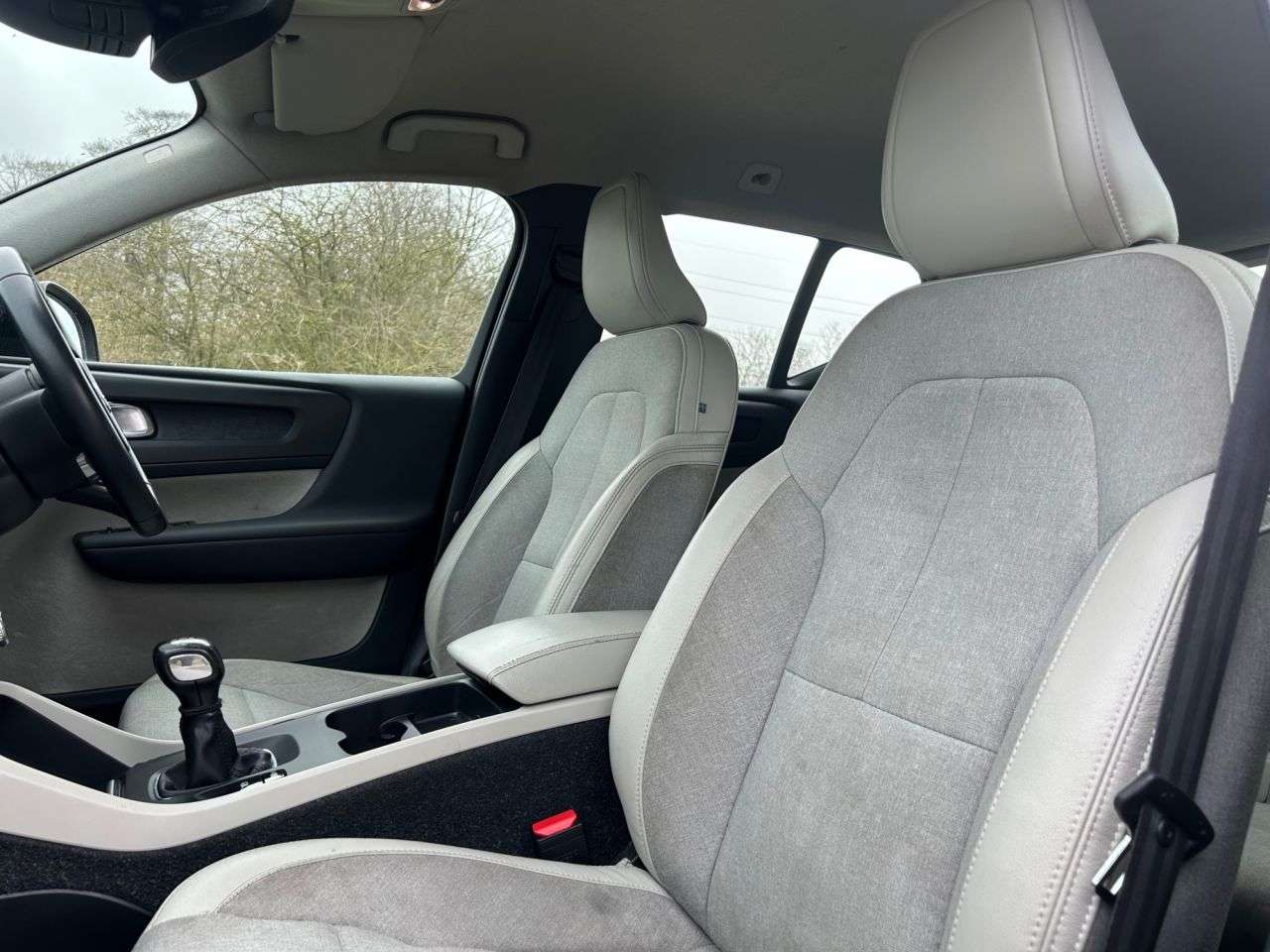 2019 VOLVO XC40 2019 VOLVO XC40