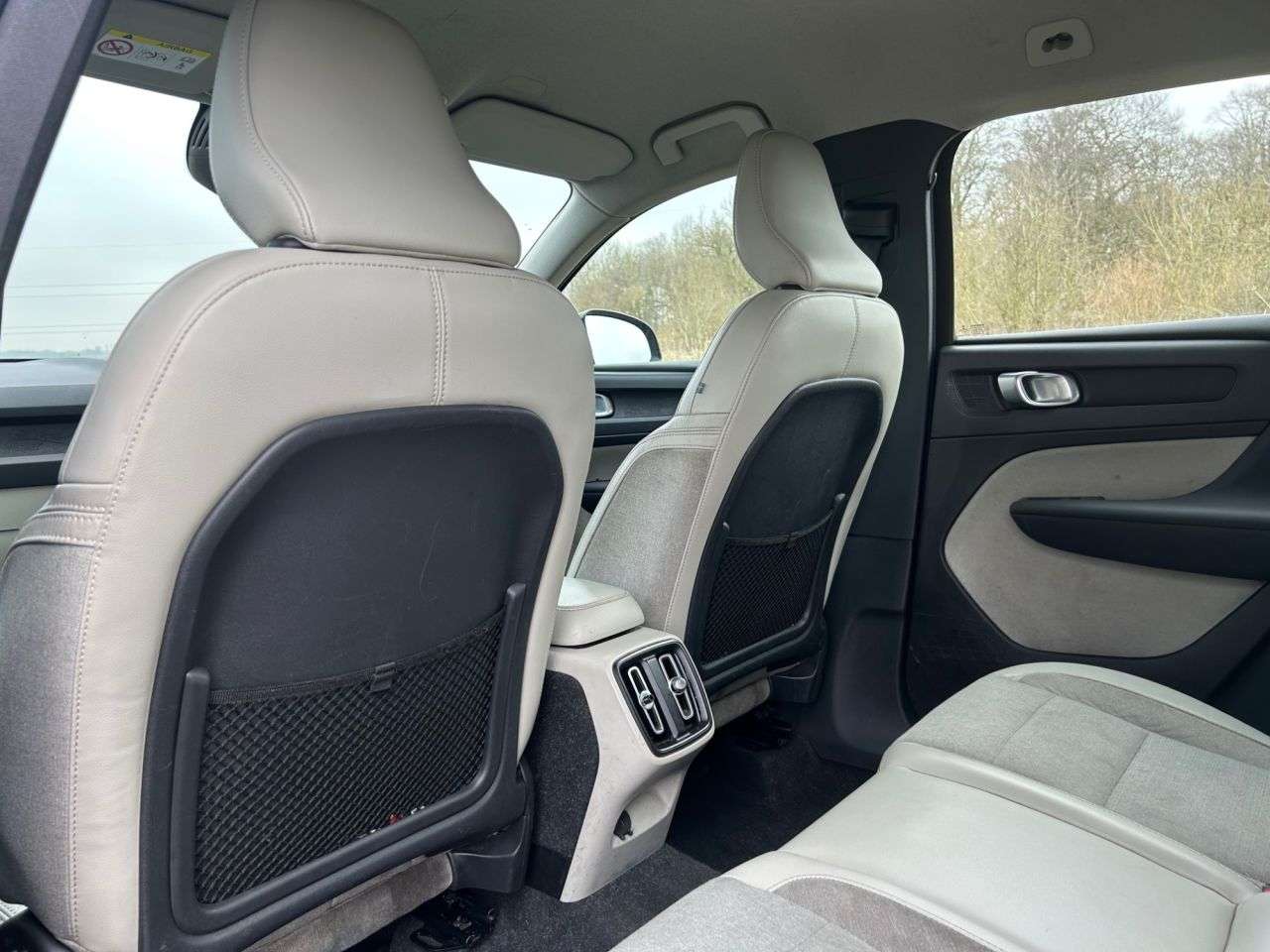 2019 VOLVO XC40 2019 VOLVO XC40