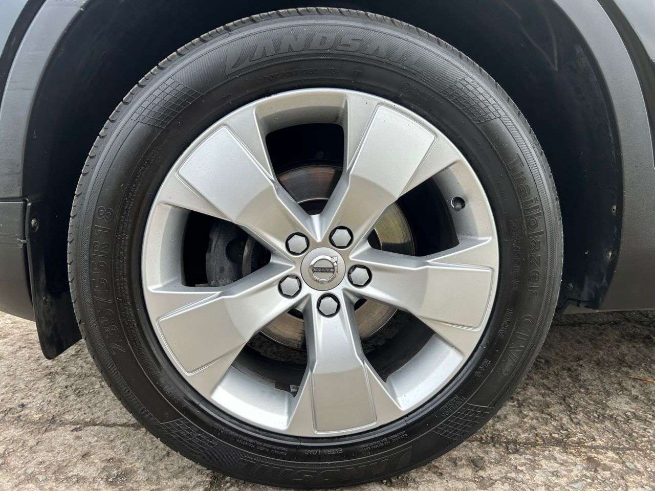 2019 VOLVO XC40 2019 VOLVO XC40