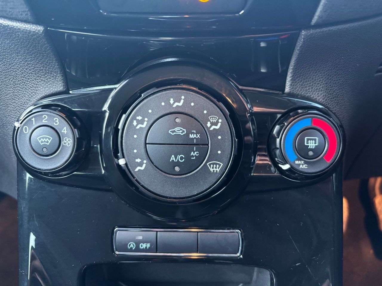 2015 FORD FIESTA 2015 FORD FIESTA