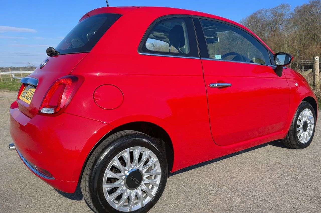 A 2018 FIAT 500 1.2 Lounge Hatchback 3dr Petrol Manual Euro 6 (s/s) (69 bhp) REAR PARKING S A 2018 FIAT 500 1.2 Lounge Hatchback 3dr Petrol Manual Euro 6 (s/s) (69 bhp) REAR PARKING S