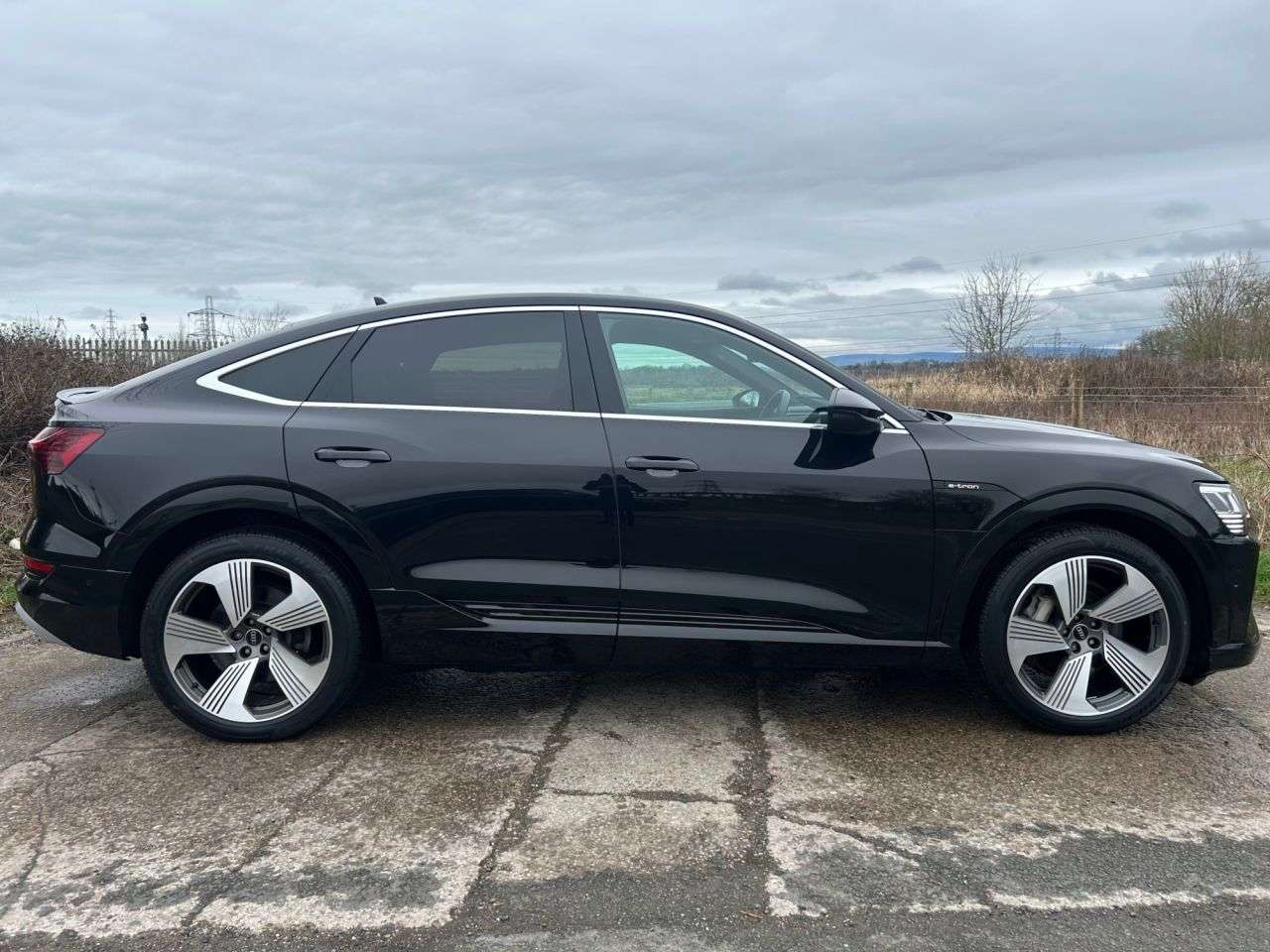 A 2021 AUDI E-TRON 55 S line Sportback 5dr Electric Auto quattro 95kWh (408 ps) A 2021 AUDI E-TRON 55 S line Sportback 5dr Electric Auto quattro 95kWh (408 ps)