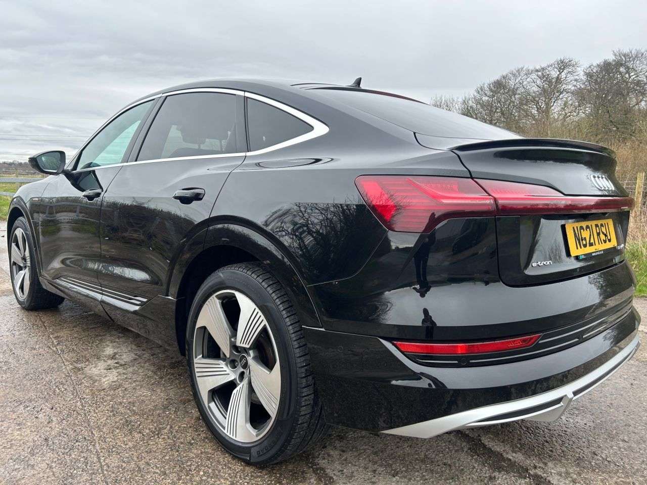 2021 AUDI E-TRON 2021 AUDI E-TRON