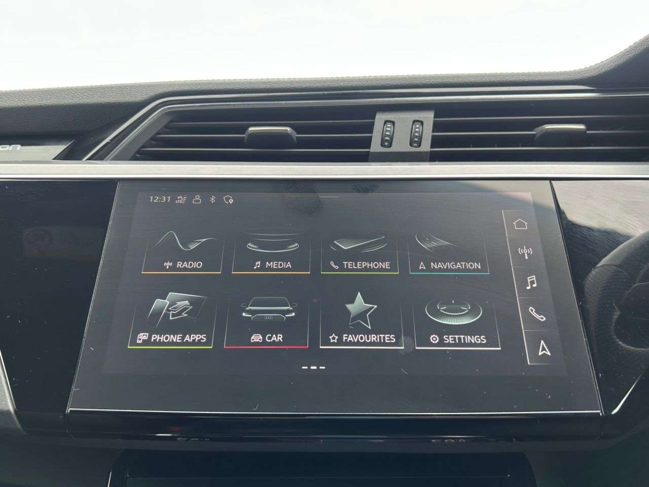 2021 AUDI E-TRON 2021 AUDI E-TRON