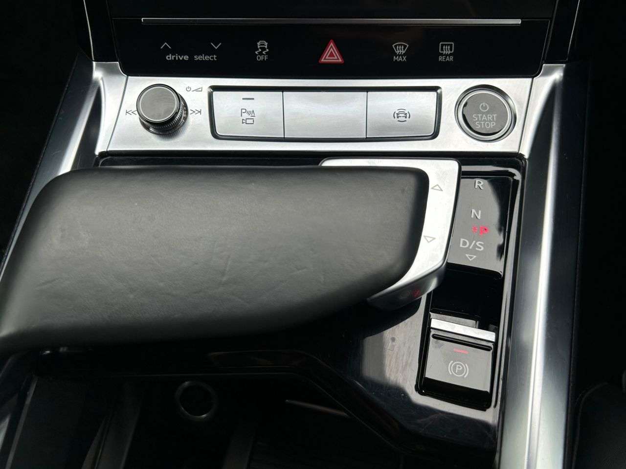 2021 AUDI E-TRON 2021 AUDI E-TRON