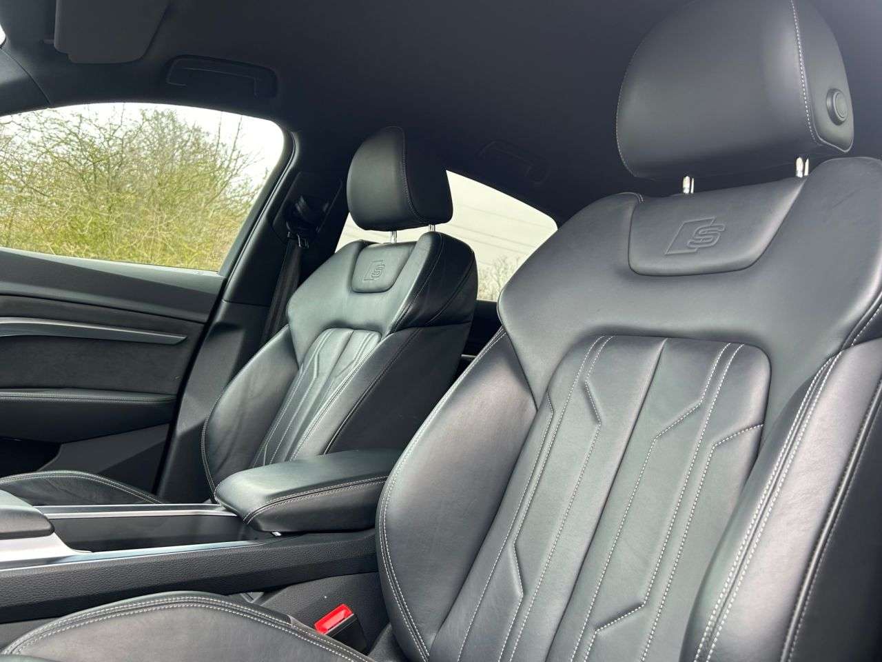 2021 AUDI E-TRON 2021 AUDI E-TRON