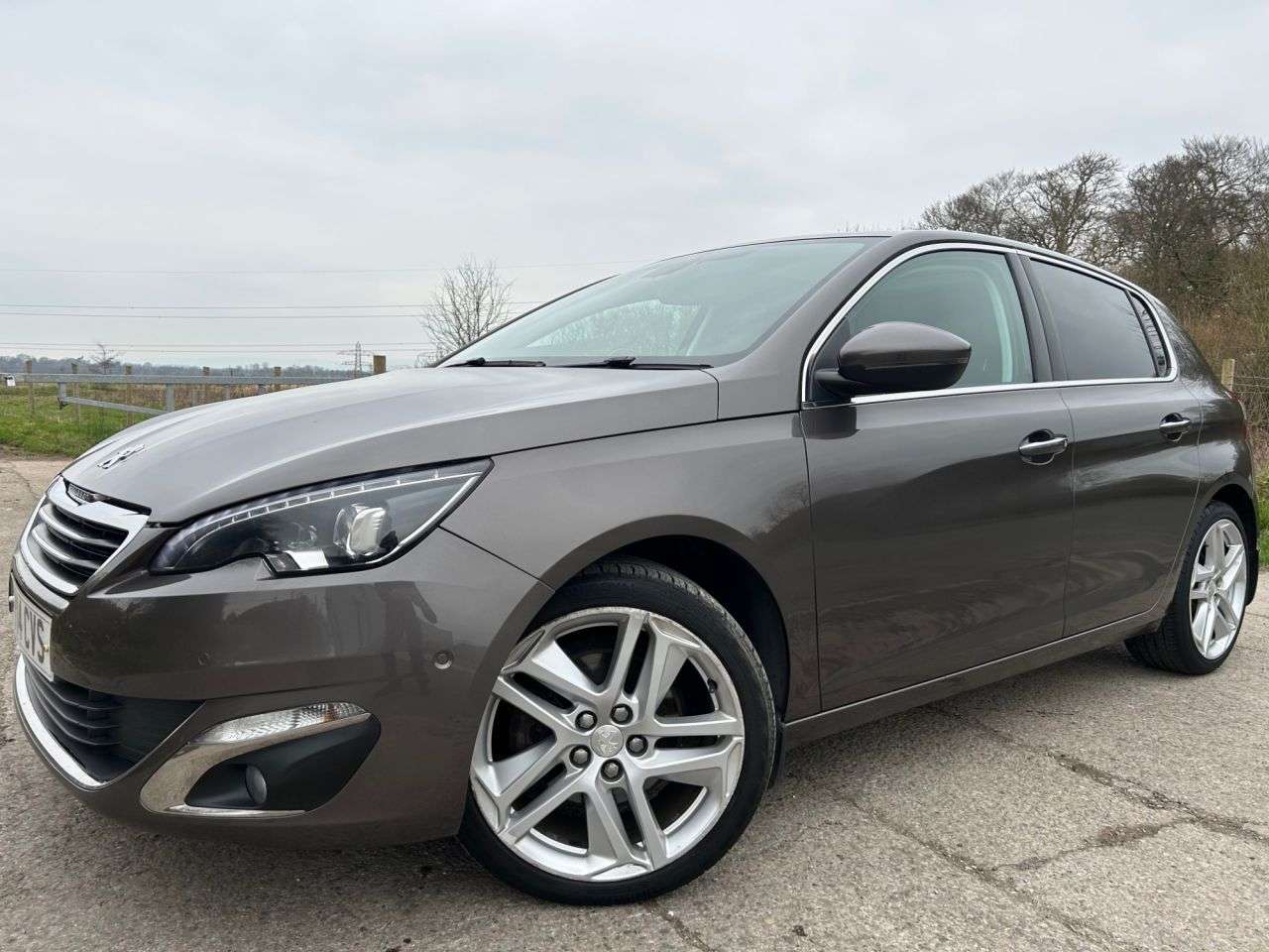 A 2014 PEUGEOT 308 1.6 THP Feline Hatchback 5dr Petrol Manual Euro 5 (156 ps) A 2014 PEUGEOT 308 1.6 THP Feline Hatchback 5dr Petrol Manual Euro 5 (156 ps)