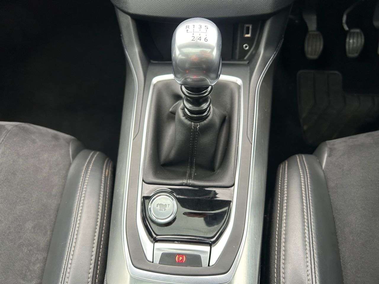 2014 PEUGEOT 308 2014 PEUGEOT 308