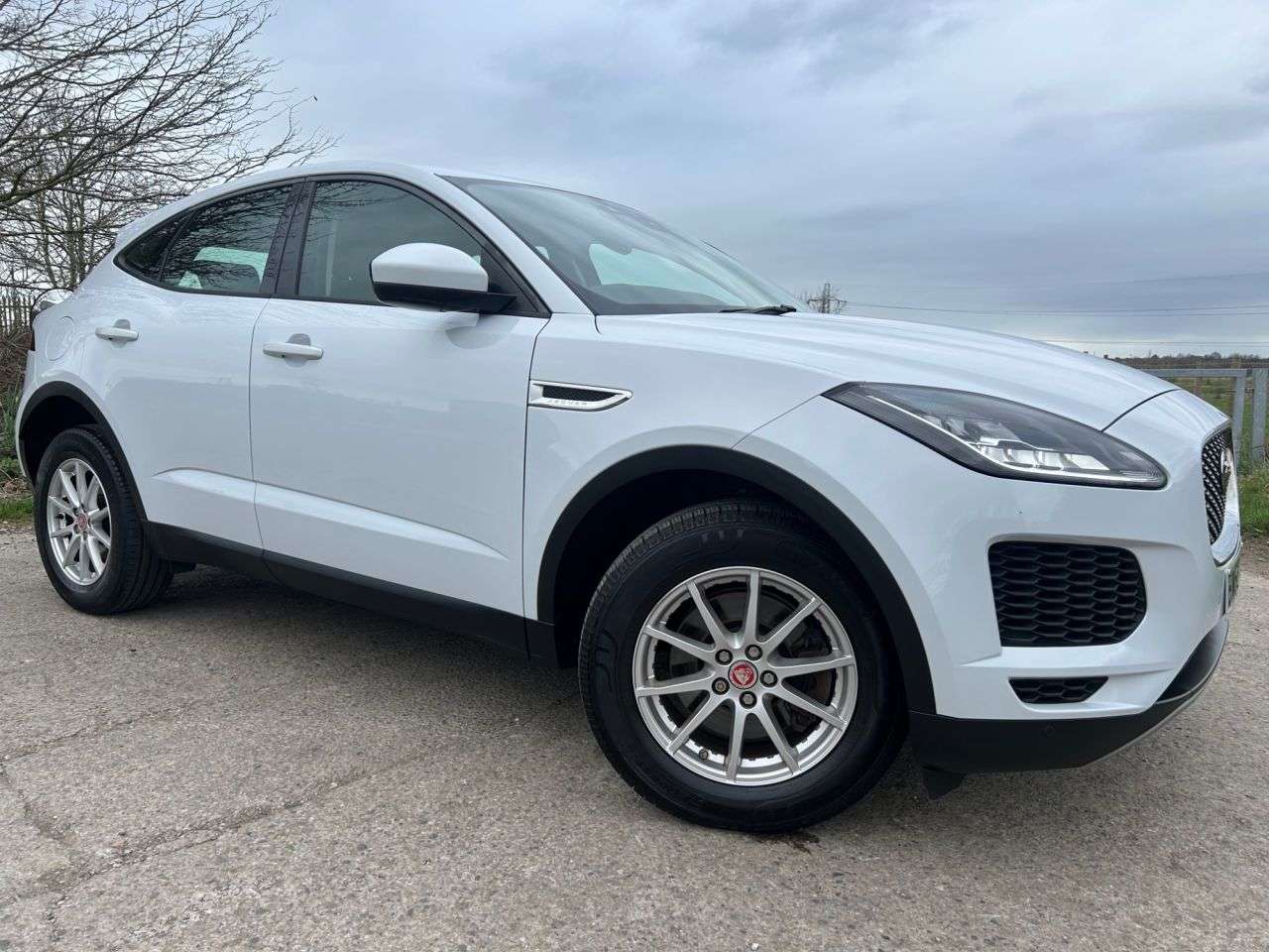 A 2019 JAGUAR E-PACE 2.0 D150 SUV 5dr Diesel Manual AWD Euro 6 (s/s) (150 ps) A 2019 JAGUAR E-PACE 2.0 D150 SUV 5dr Diesel Manual AWD Euro 6 (s/s) (150 ps)
