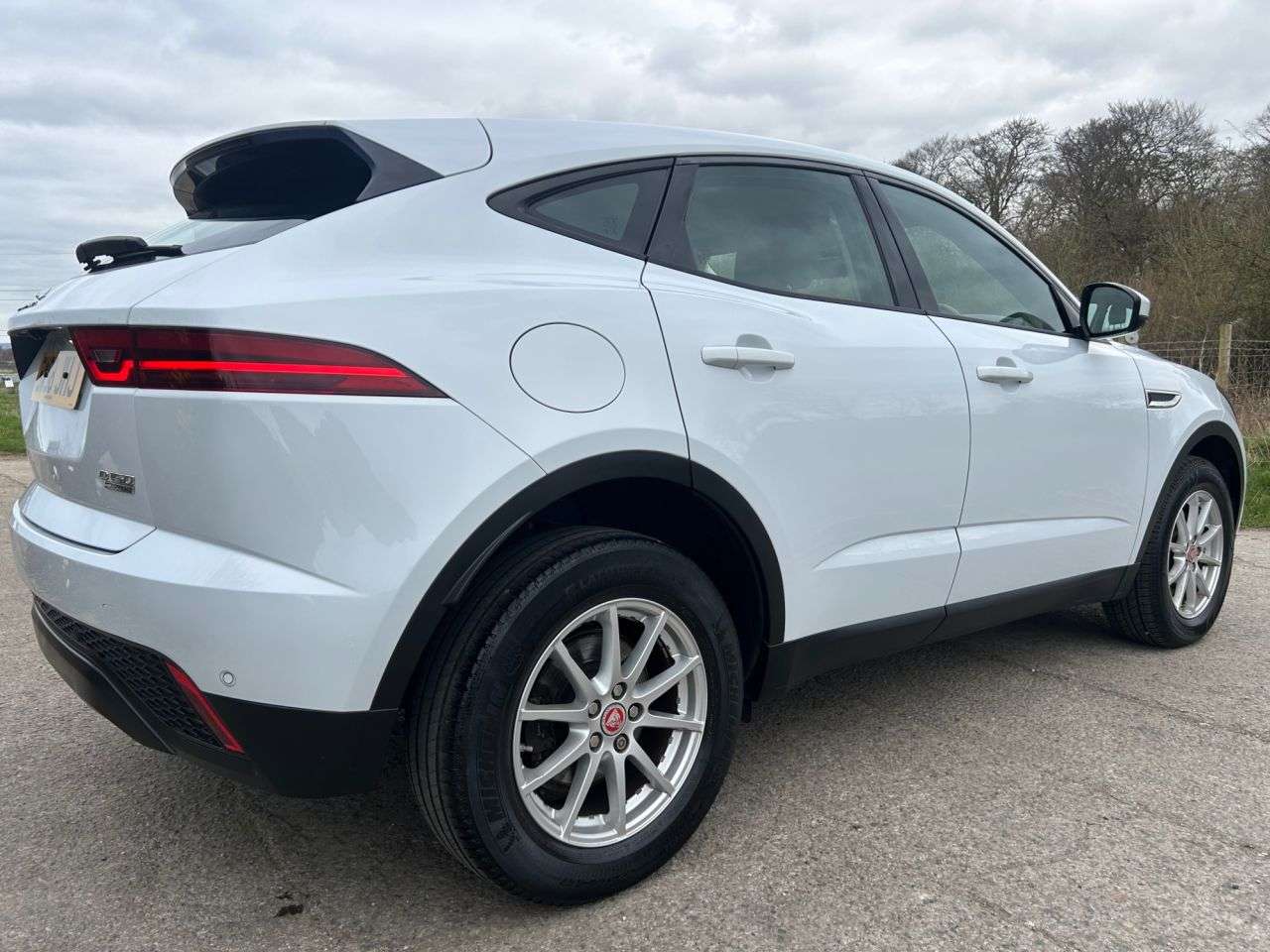 A 2019 JAGUAR E-PACE 2.0 D150 SUV 5dr Diesel Manual AWD Euro 6 (s/s) (150 ps) A 2019 JAGUAR E-PACE 2.0 D150 SUV 5dr Diesel Manual AWD Euro 6 (s/s) (150 ps)