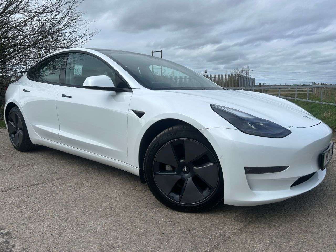 A 2021 TESLA MODEL 3 (Dual Motor) Long Range Saloon 4dr Electric Auto 4WDE (346 ps) LONG RANGE A A 2021 TESLA MODEL 3 (Dual Motor) Long Range Saloon 4dr Electric Auto 4WDE (346 ps) LONG RANGE A