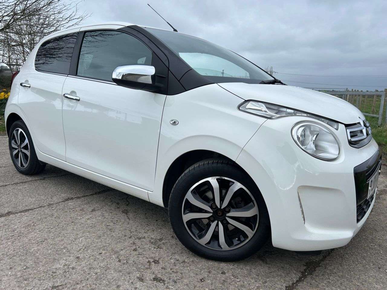 A 2020 CITROEN C1 1.0 VTi Flair Hatchback 5dr Petrol Manual Euro 6 (s/s) (72 ps) A 2020 CITROEN C1 1.0 VTi Flair Hatchback 5dr Petrol Manual Euro 6 (s/s) (72 ps)