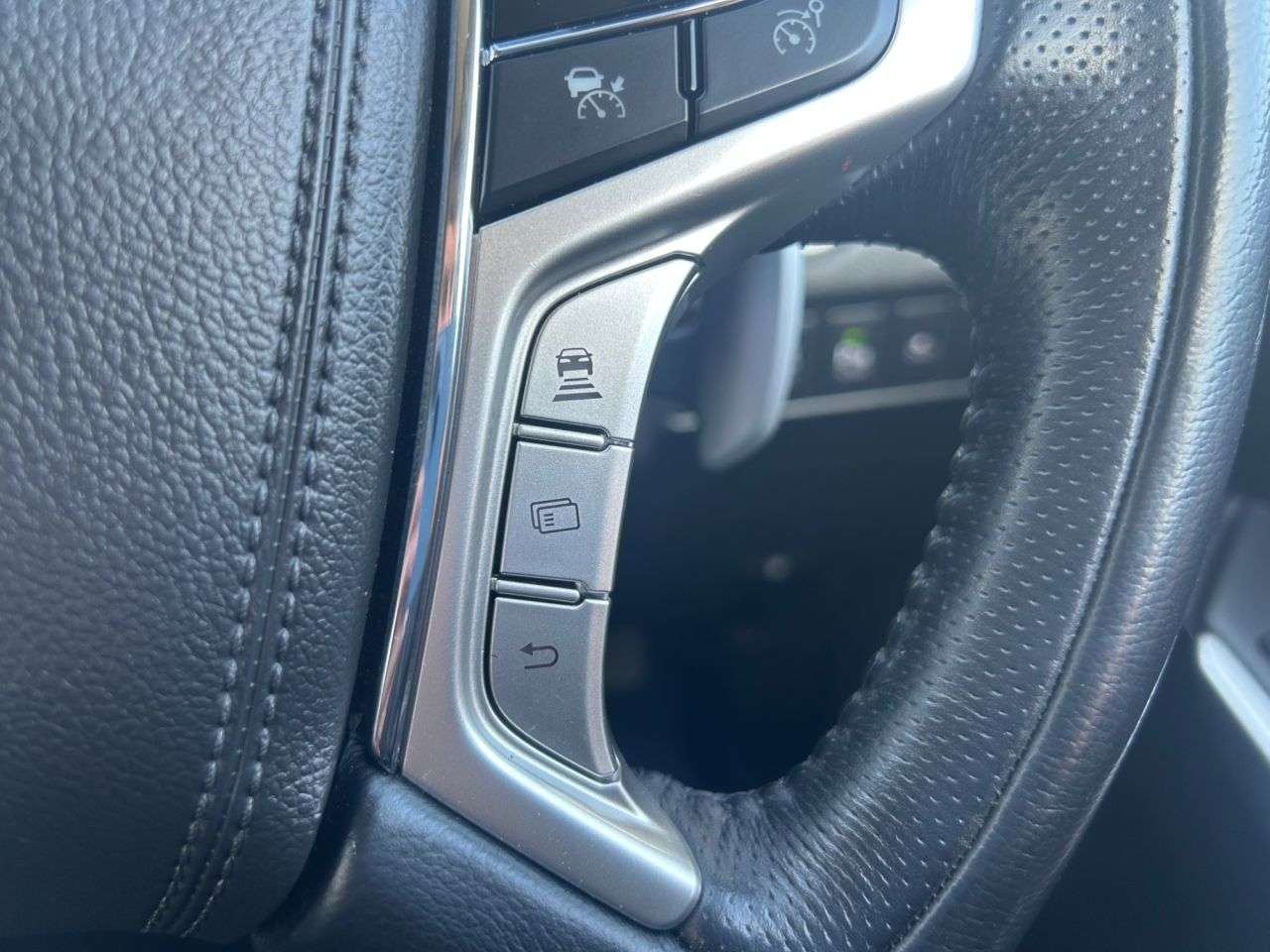 2018 MITSUBISHI SHOGUN SPORT 2018 MITSUBISHI SHOGUN SPORT