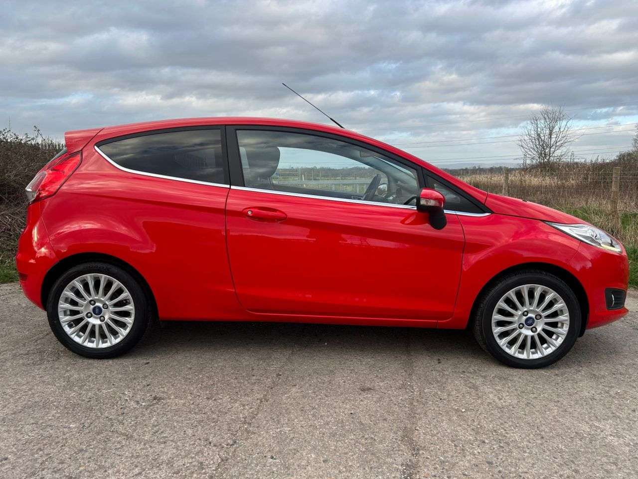 A 2014 FORD FIESTA 1.6 Titanium Hatchback 3dr Petrol Powershift Euro 5 (105 ps) A 2014 FORD FIESTA 1.6 Titanium Hatchback 3dr Petrol Powershift Euro 5 (105 ps)