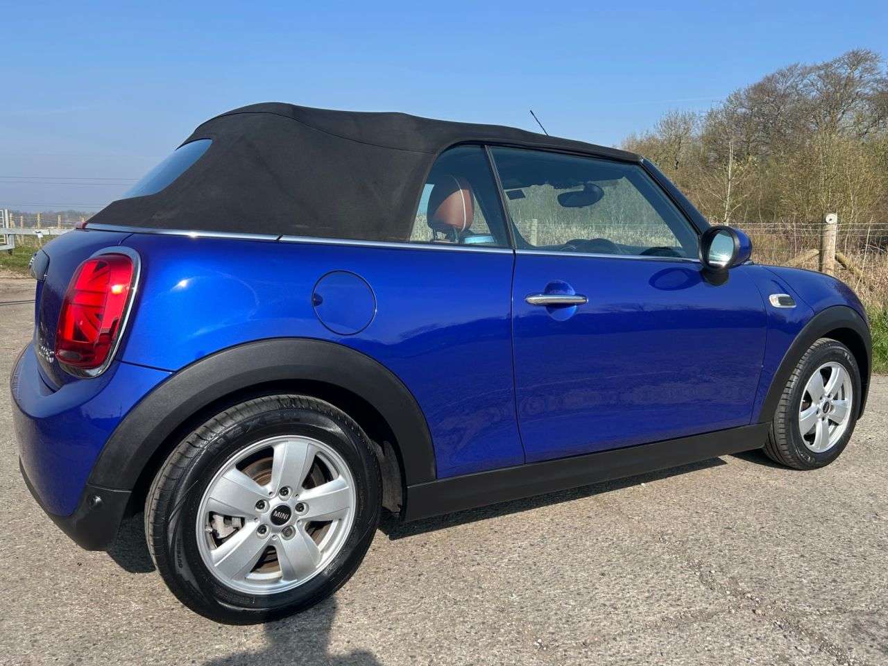 A 2018 MINI CONVERTIBLE 1.5 Cooper Convertible 2dr Petrol Manual Euro 6 (s/s) (136 ps) A 2018 MINI CONVERTIBLE 1.5 Cooper Convertible 2dr Petrol Manual Euro 6 (s/s) (136 ps)