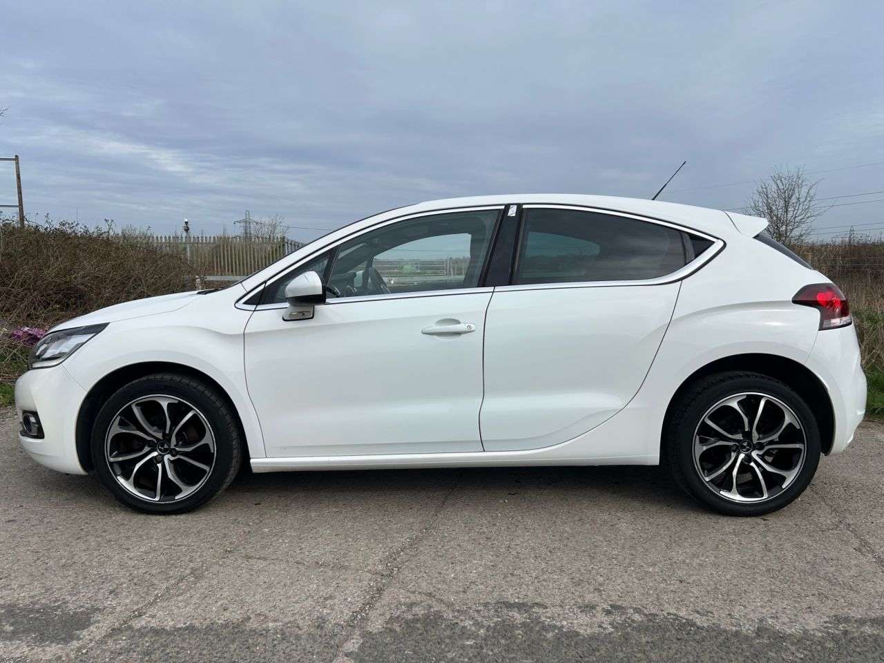 2016 DS AUTOMOBILES DS 4 2016 DS AUTOMOBILES DS 4