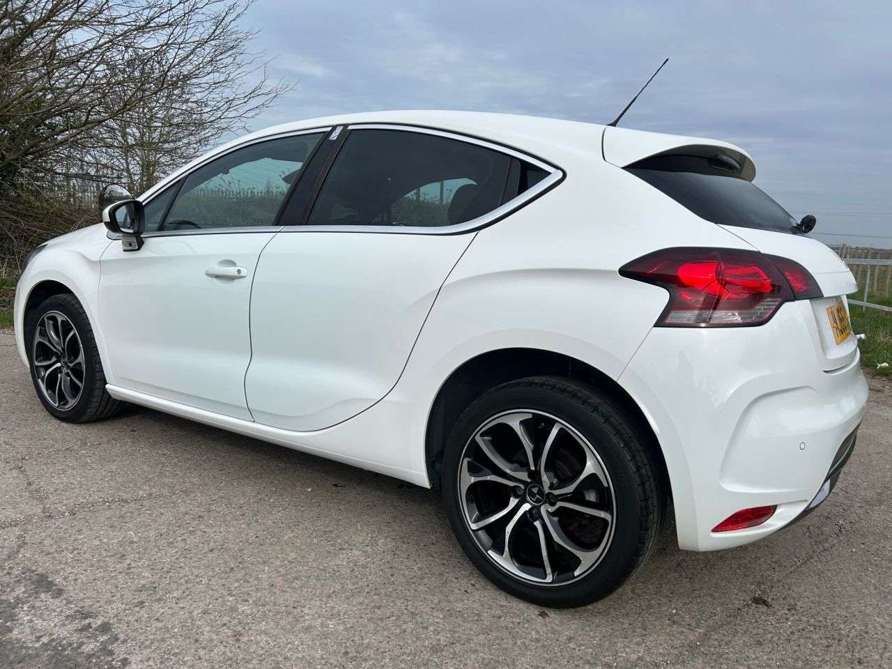 2016 DS AUTOMOBILES DS 4 2016 DS AUTOMOBILES DS 4