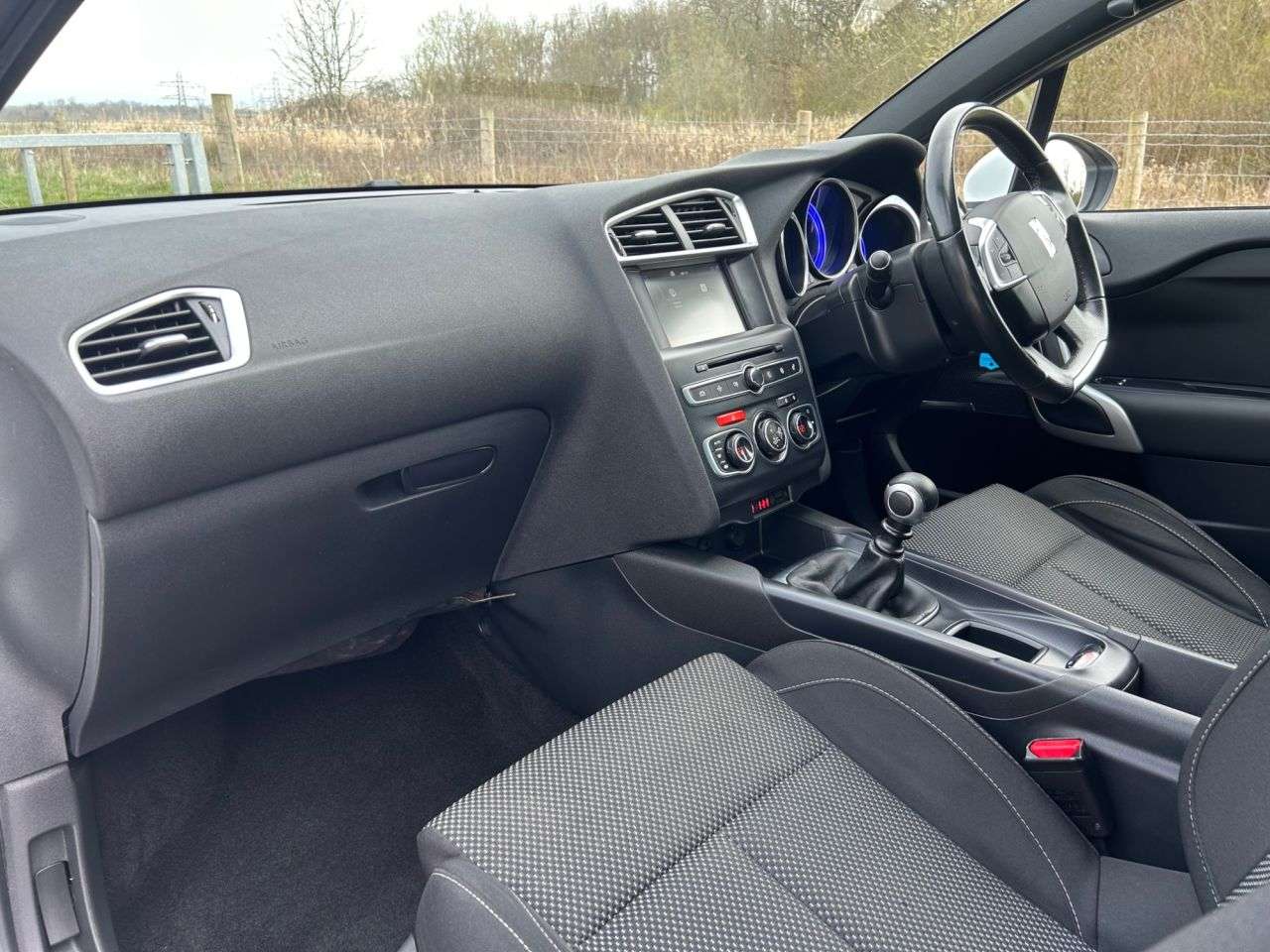 2016 DS AUTOMOBILES DS 4 2016 DS AUTOMOBILES DS 4