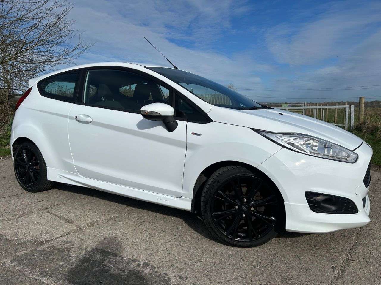 A 2016 FORD FIESTA 1.0T EcoBoost ST-Line Hatchback 3dr Petrol Manual Euro 6 (s/s) (125 ps) 65. A 2016 FORD FIESTA 1.0T EcoBoost ST-Line Hatchback 3dr Petrol Manual Euro 6 (s/s) (125 ps) 65.