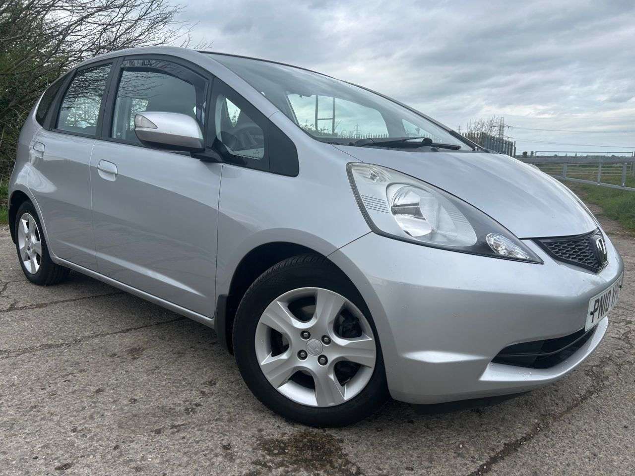 A 2010 HONDA JAZZ 1.4 i-VTEC ES Hatchback 5dr Petrol i SHIFT Euro 4 (100 ps) A 2010 HONDA JAZZ 1.4 i-VTEC ES Hatchback 5dr Petrol i SHIFT Euro 4 (100 ps)