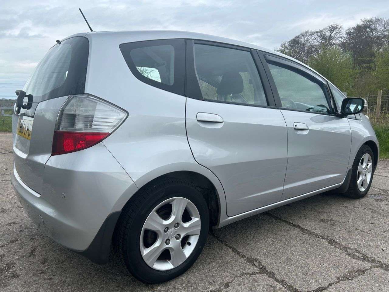 A 2010 HONDA JAZZ 1.4 i-VTEC ES Hatchback 5dr Petrol i SHIFT Euro 4 (100 ps) A 2010 HONDA JAZZ 1.4 i-VTEC ES Hatchback 5dr Petrol i SHIFT Euro 4 (100 ps)